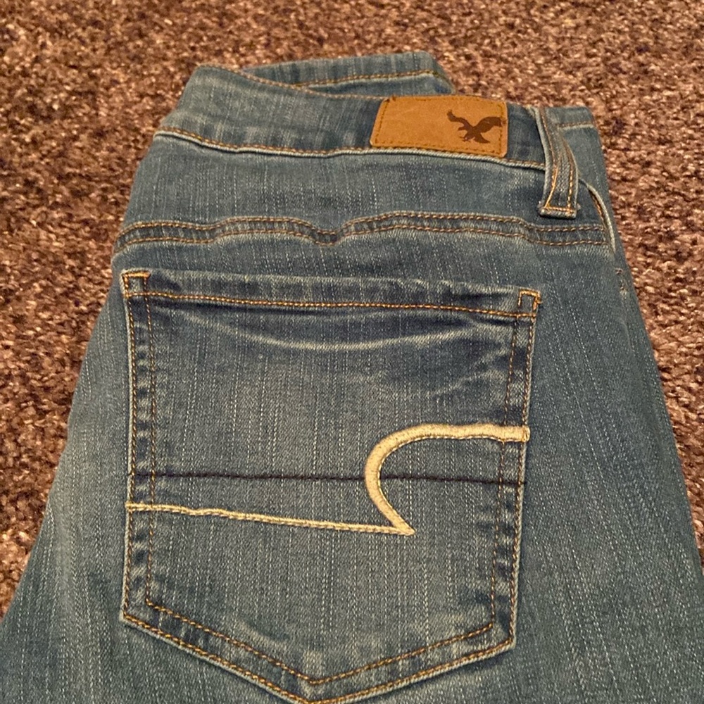 EUC AMERICAN EAGLE size 4 short super stretch zero flaws jeans